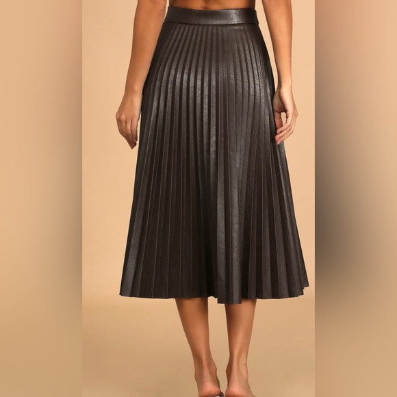 Brown pleated vegan leather midi skirt!!! - Picture 3 of 6